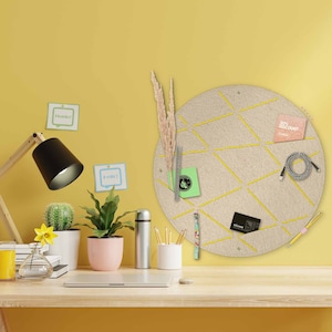 Pinboard circle with slots for pinning and sticking, memo board felt, pinboard kitchen, beautiful pinboard office, memo board home office (CIR)
