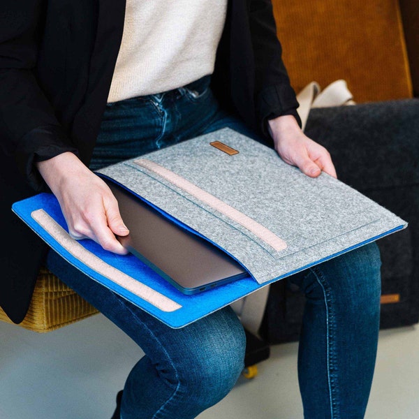 Tablet- & Laptop-Hülle aus Filz in hellgrau-hellblau mit Klettverschluss in 5 Größen, Sleeve für Notebook  Laptops von 10 bis 17 Zoll (ESMA)