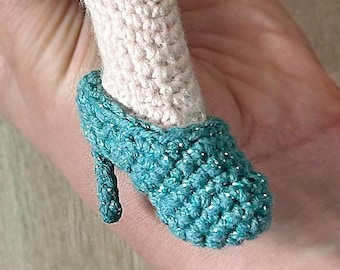 Pdf Doll SHOE crochet pattern, amigurumi digital crochet tutorial, crochet doll outfit, handmade pumps heels, doll's clothes Birthday gift