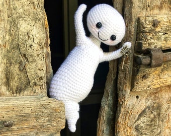 The Very Scary Ghost crochet pattern, little crochet ghost, easy crochet toy, stuffed plushie, illustrated tutorial, perfect gift Halloween