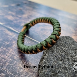 Snake knot Paracord Bracelet w/ Diamond weave closure