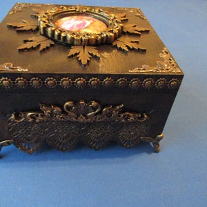 Mixed media box, memory box, Jewellery box, container.