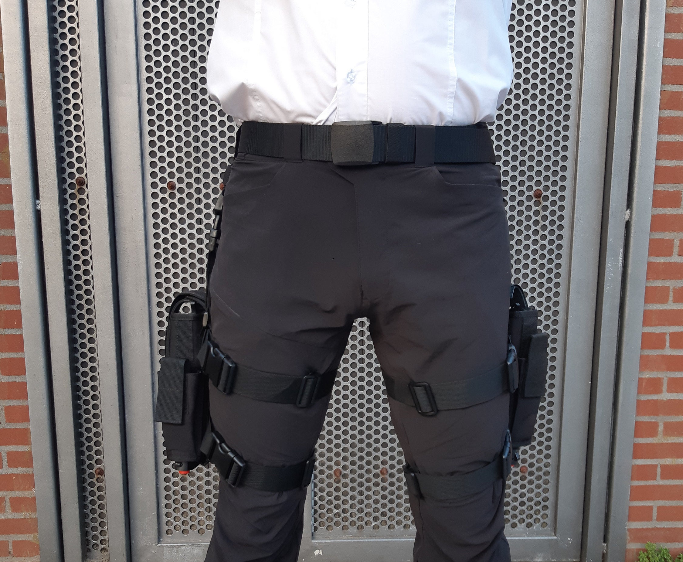 11 Left and Right Drop Leg Holster Set Incl. Belt and Guns 2x Dart