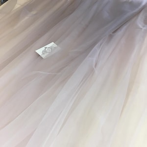 Bruingrijs ombre tule, lingerienet, ombre tule, tule stof, jurk tule, mesh stof, mesh op maat gesneden T00174