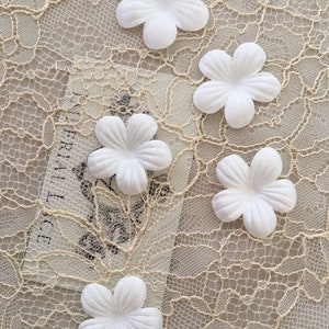 5pcs White bridal fabric flowers, Bridal fabric, Flowers, Hair pins, Hair accessories, Bridal accessories, Wedding accessories P0005