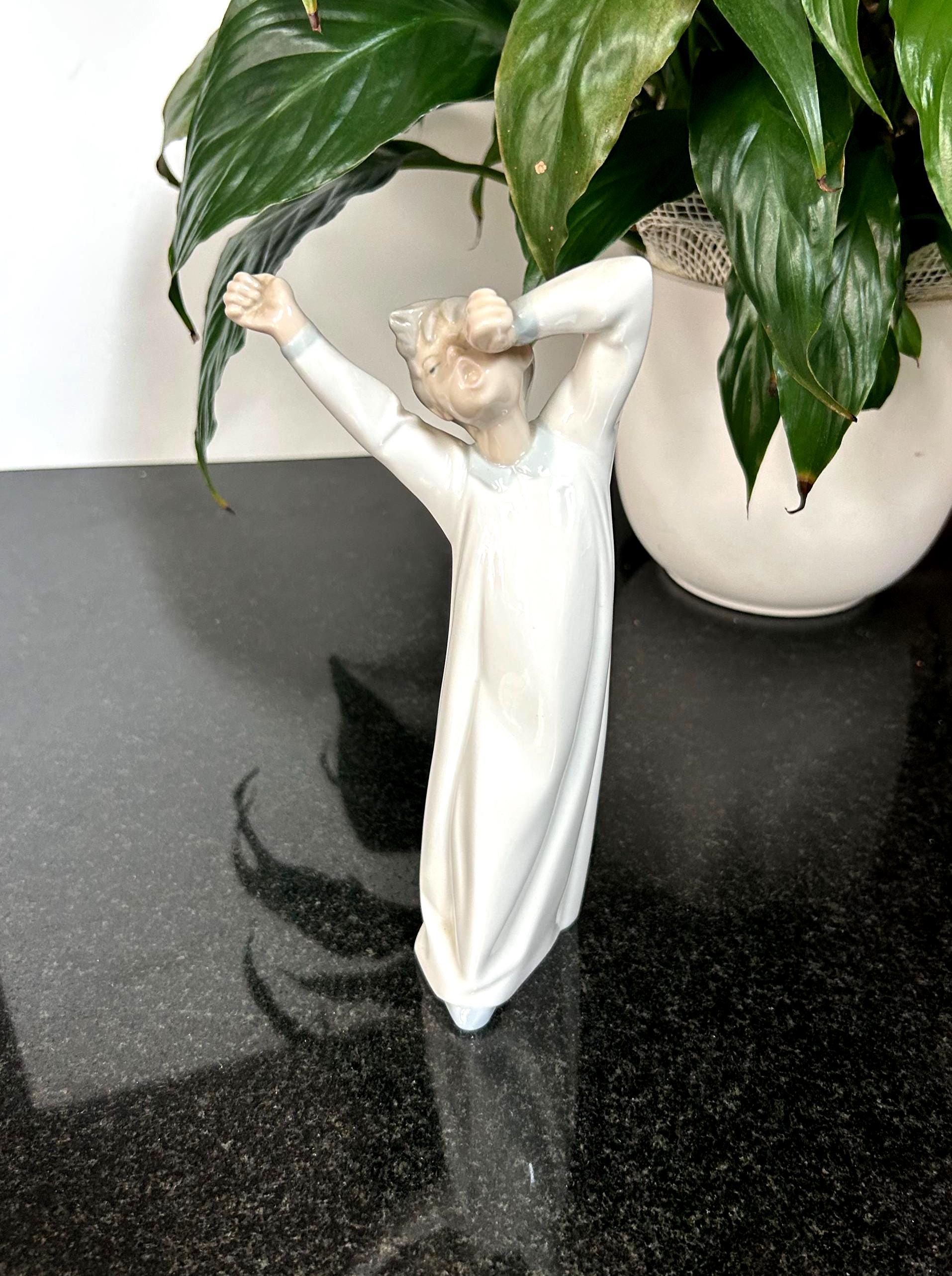 Lladro Yawning - Etsy