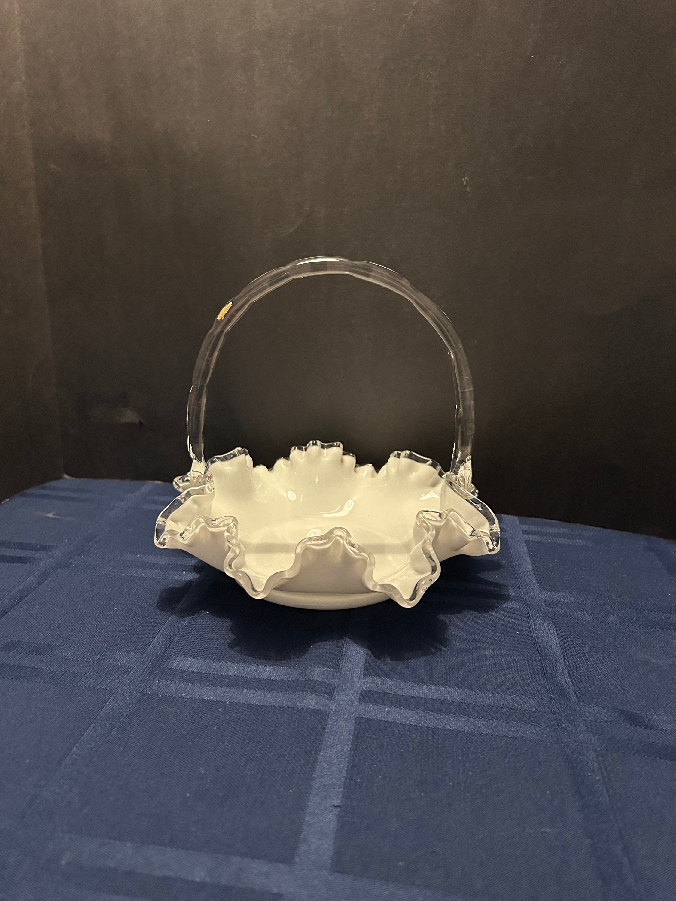 フェントン　アンティークガラス　小物入れ　Fenton silver crest Fenton Art Glass Silver Crest Basket Pre-logo - Etsy