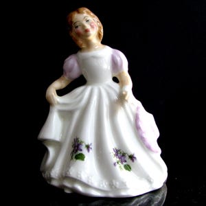 Vintage 1991 ROYAL DOULTON  February Figure of the Month HN 3331