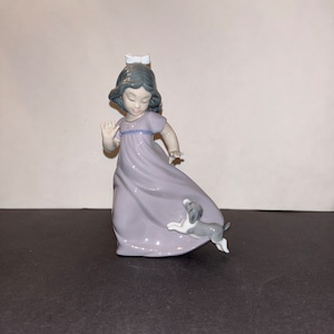 Nao By Lladro - Girl Playing With A Dog - L/N 2036