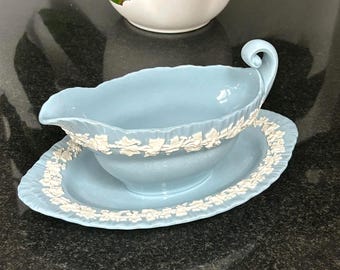 Wedgwood Queens ware Cream on Lavender Shell Edge Gravy Boat and Attached Underplate