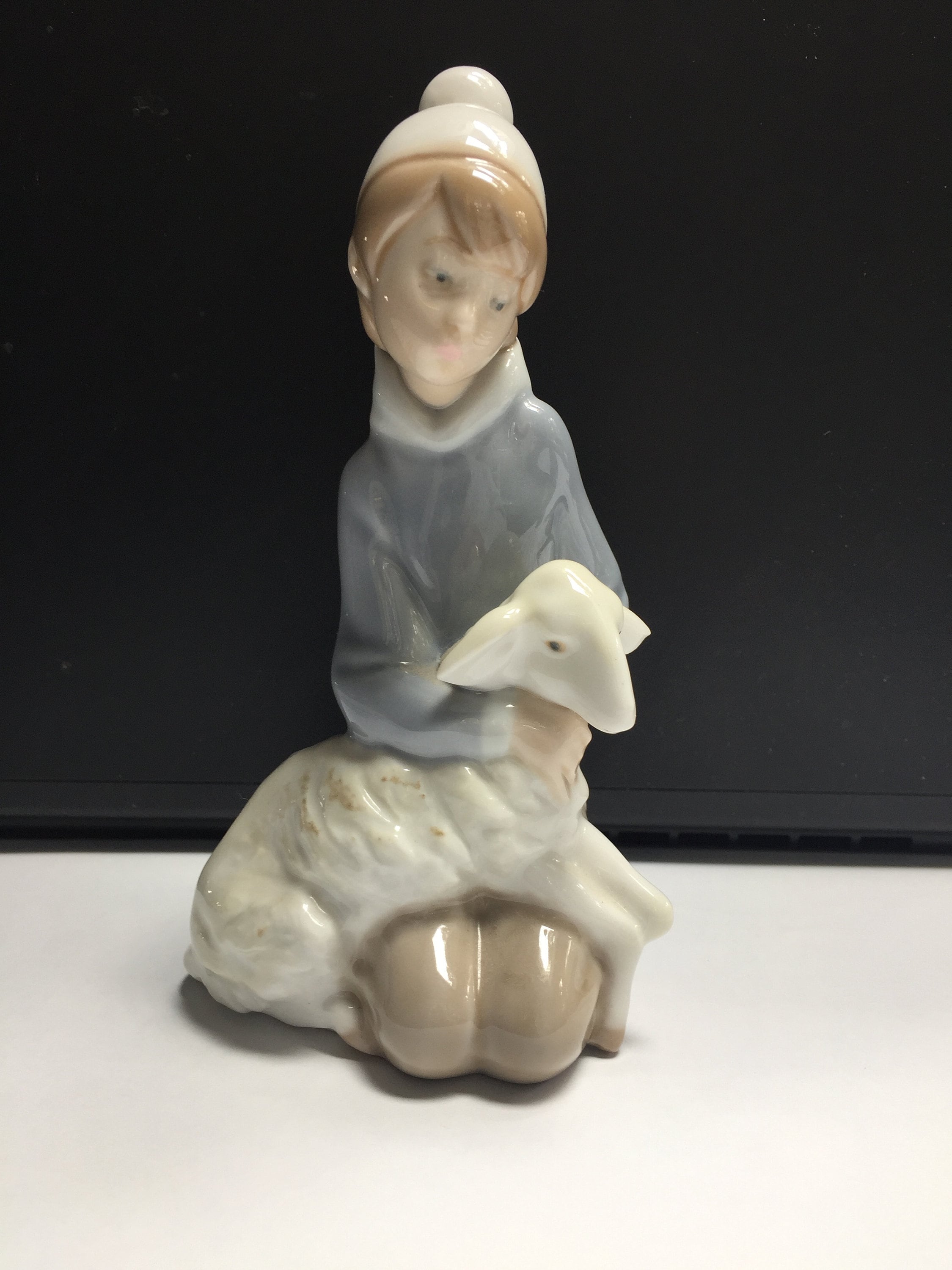 Lladro Kneeing Shepherd Boy With Lamb Sheep Glazed Porcelain