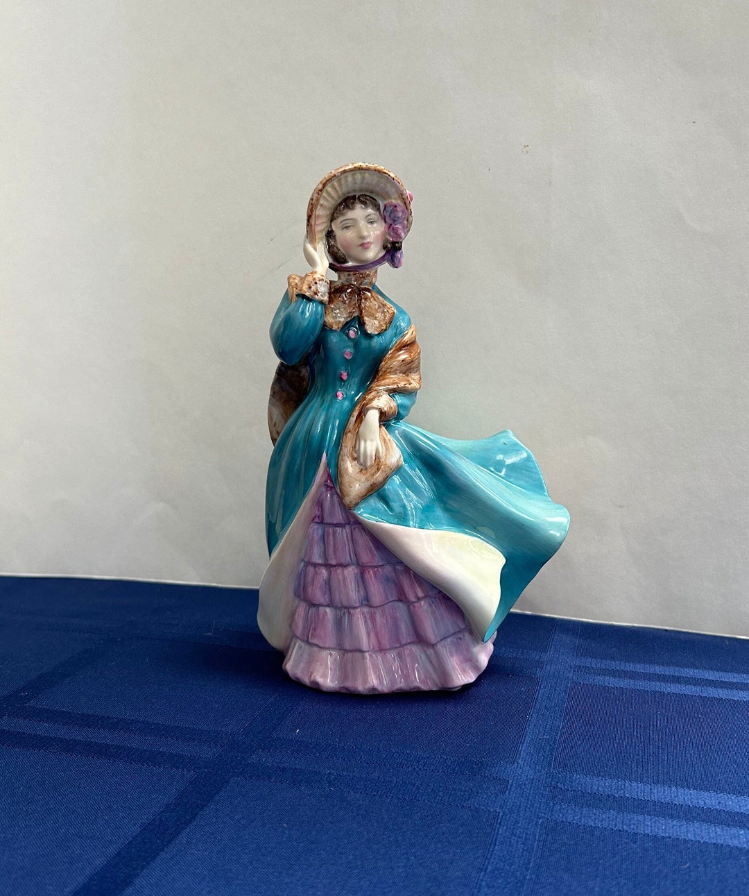 Rare Royal Doulton Delphine HN2136 Figurine Peggy Davies Classic