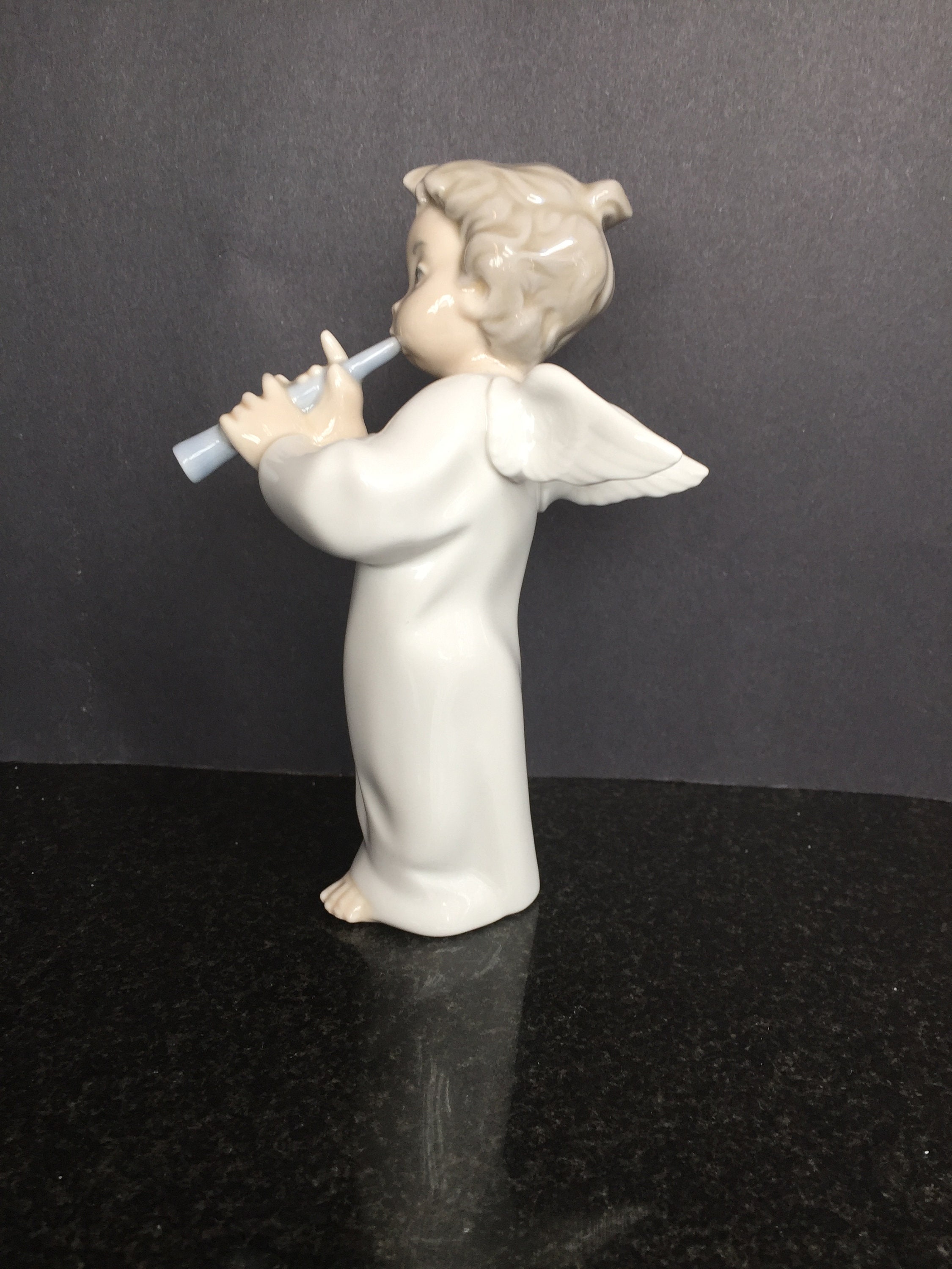 Lladro Angel Figurine: 