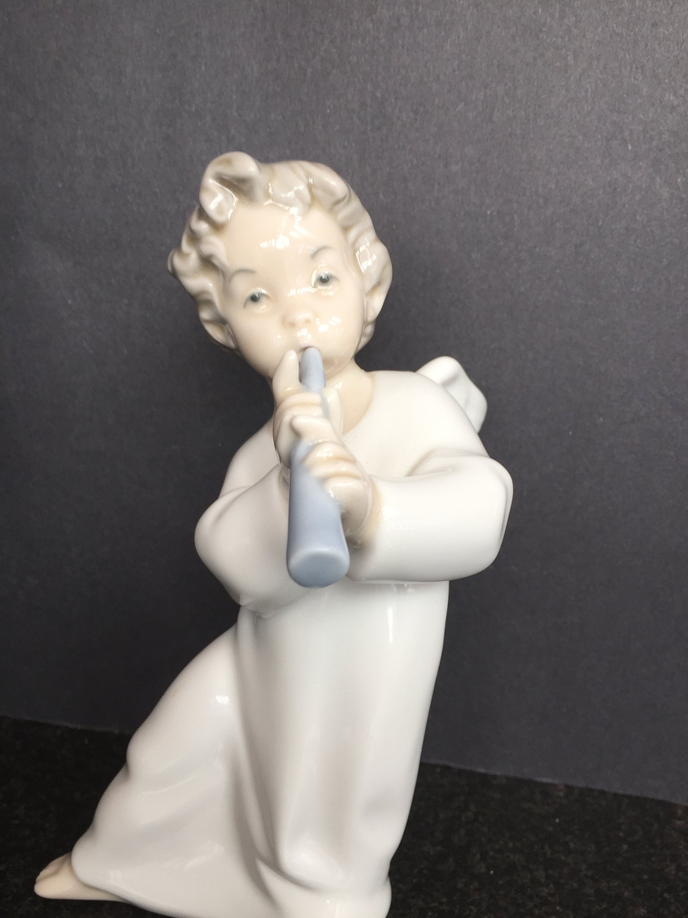 Lladro Angel Figurine: 