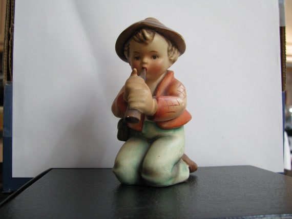 hummel boy with horn