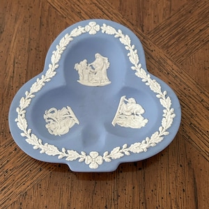 Vintage Wedgwood Blue Jasperware Made in England Neoclassical Clover Ashtray Trinket Pin Dish