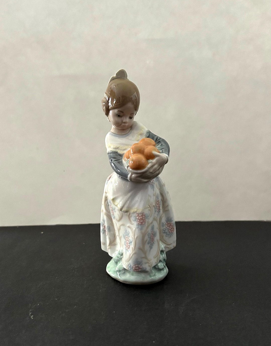 リヤドロ　バレンシアの少女 　♯4841 Lladro Valencia Girl with Oranges Figurine 4841 Pastel Glossy 7