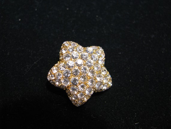Brilliant Monet Star Brooch/pin. Rhinestones, Gol… - image 1
