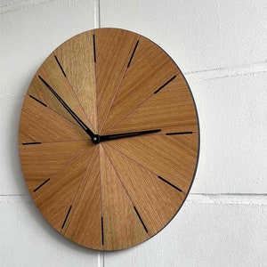 Horloge minimaliste, horloge murale unique, grande horloge murale en bois pour mur horloge en chêne avec finition noire horloge de 20 pouces image 2