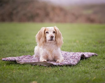 William Morris Waterproof Dog Mat: Wine Picnic Pad