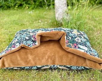 William Morris Velvet Dog Snuggle Bed: Ember Strawberry Thief