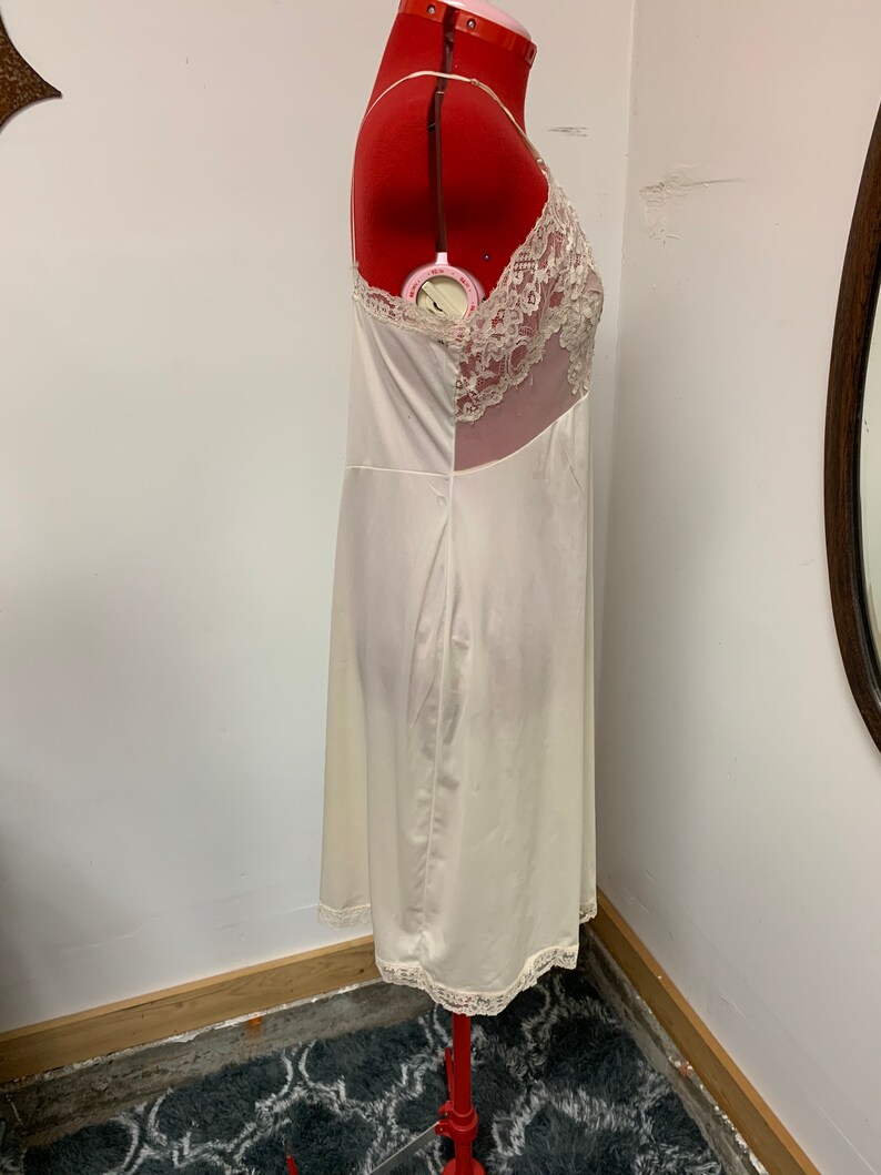 1960s Gaymode Penney\u2019s Vintage Cream Lingerie Slip!