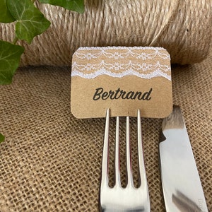 Marque place, mariage champêtre chic, dentelle blanche ou ivoire, kraft naturel, personnalisable aux prenoms des invités