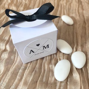Boîte à dragées Carrée pour Cadeaux de remerciements mariage chic et élégant, Communion, baptême...Noir et blanc