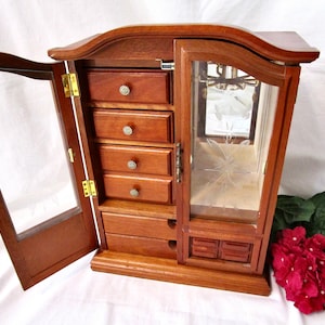 Large Vintage Jewelry MUSIC Box Armoire Chest LONDON LEATHER Stained Wood 2 Floral Etched Glass Doors 5 Drawer Velvet Rings Hooks Mirror