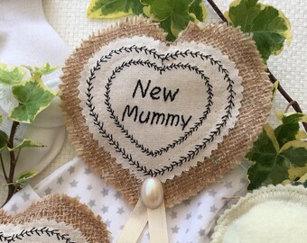 Unusual 'New Mummy' gift badge,  brooch. Lovely gift for the expectant Mum at her Baby Shower.