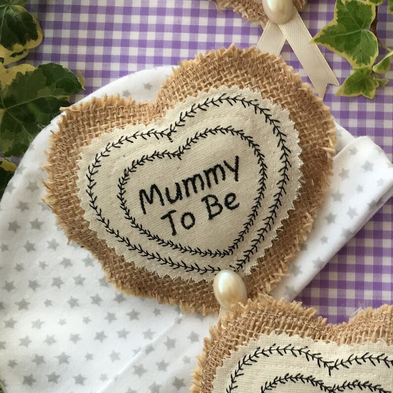 Unusual 'New Mummy' gift badge, brooch. Great for first visit to New Mum and New Baby, or Baby Shower gift. image 4