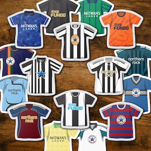 Kits d'autocollants classiques Newcastle United | Lot de 16 stickers imperméables club de football