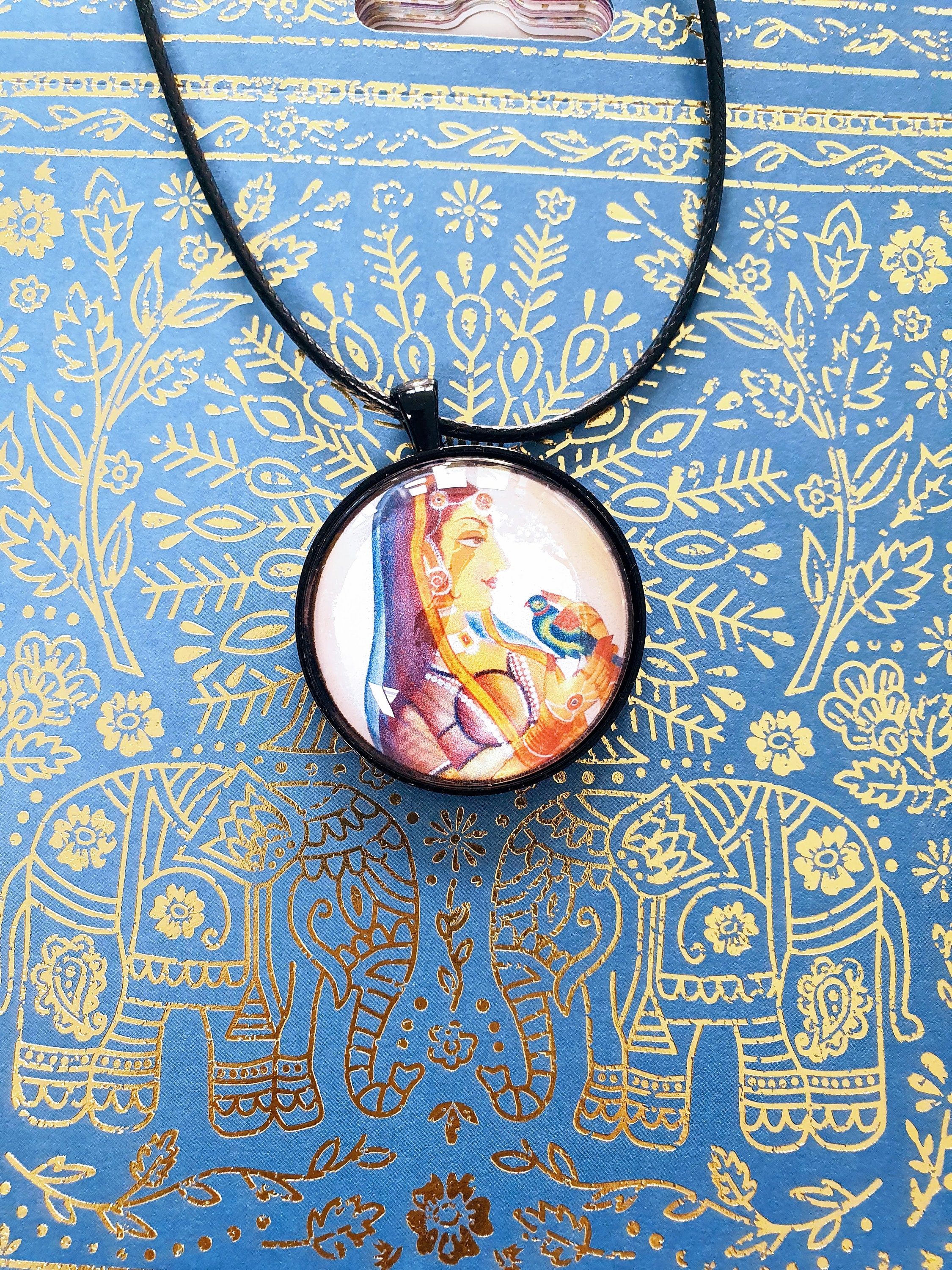 Rekha necklace deals