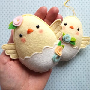 Felt PDF sewing pattern Felt chicks Easter ornament, easy sewing pattern, DIY hanging decoration, spring, chicken image 2