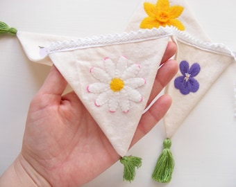 Felt Spring Flower Bunting Pattern: DIY Fabric Decor (PDF Pattern)