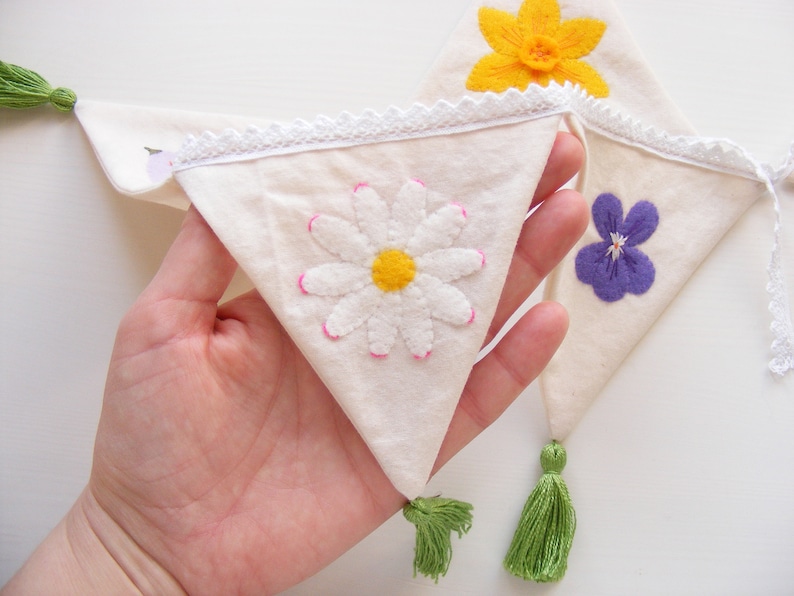 PDF felt pattern Spring flowers bunting felt and fabric spring decor, fabric bunting, DIY, sewing pattern image 1