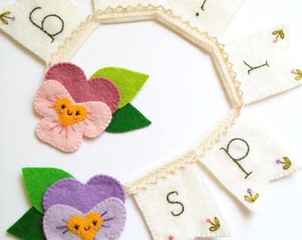 Felt PDF sewing pattern - Spring pansy banner. Easy sewing pattern, wall hanging decoration, felt bunting, spring bunting, digital item