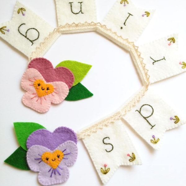 Felt PDF sewing pattern - Spring pansy banner. Easy sewing pattern, wall hanging decoration, felt bunting, spring bunting, digital item