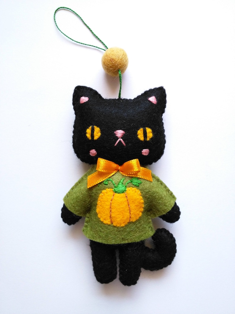 Felt PDF sewing pattern Cute Halloween Cat black cat, halloween ornament, felt ornament, easy sewing pattern, cat with pumpkin sweater image 2