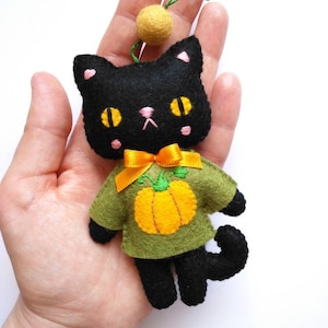 Felt PDF sewing pattern - Cute Halloween Cat - black cat, halloween ornament, felt ornament, easy sewing pattern, cat with pumpkin sweater