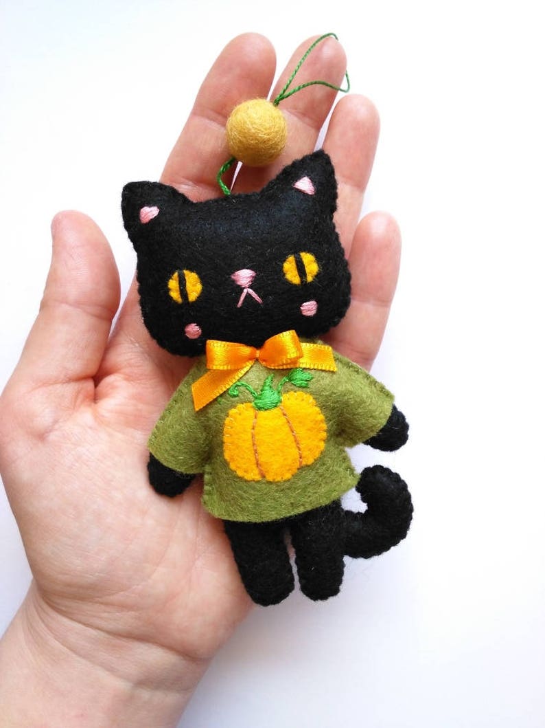 Felt PDF sewing pattern Cute Halloween Cat black cat, halloween ornament, felt ornament, easy sewing pattern, cat with pumpkin sweater image 1