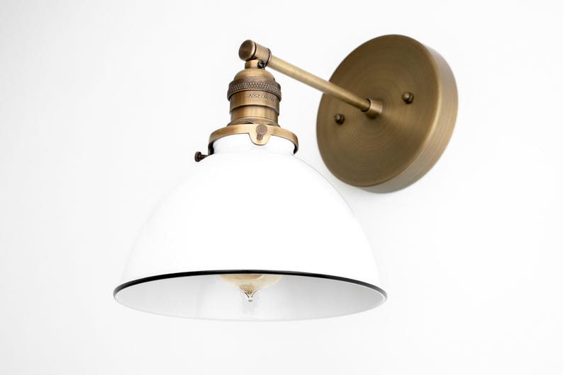 Aplique industrial - Lámpara de pared para baño - Aplique blanco - Estructura de latón - Lámpara de pasillo - Modelo n.° 7026 Antique Brass