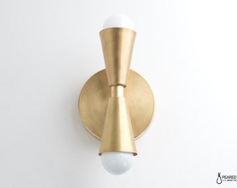 Mid Century Sconce - Wall Sconce - Luz geométrica - Accesorio de pared de latón - Luces de tocador - Iluminación del baño - Modelo No. 4717