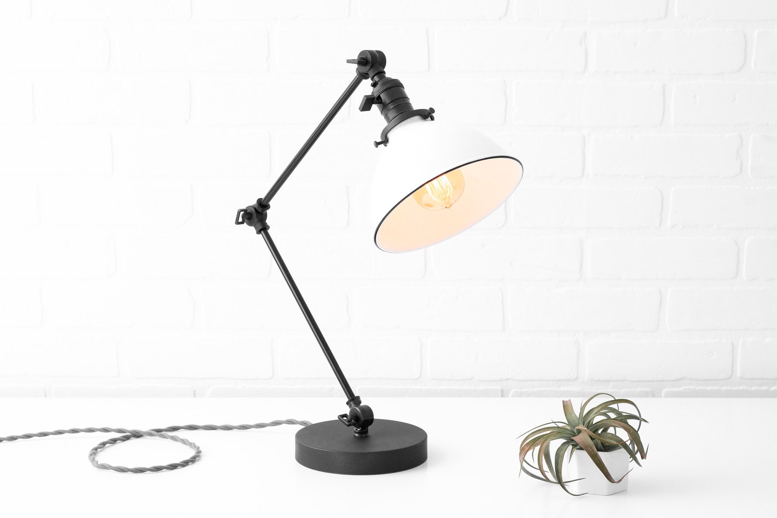 edison light bulb desk lamp