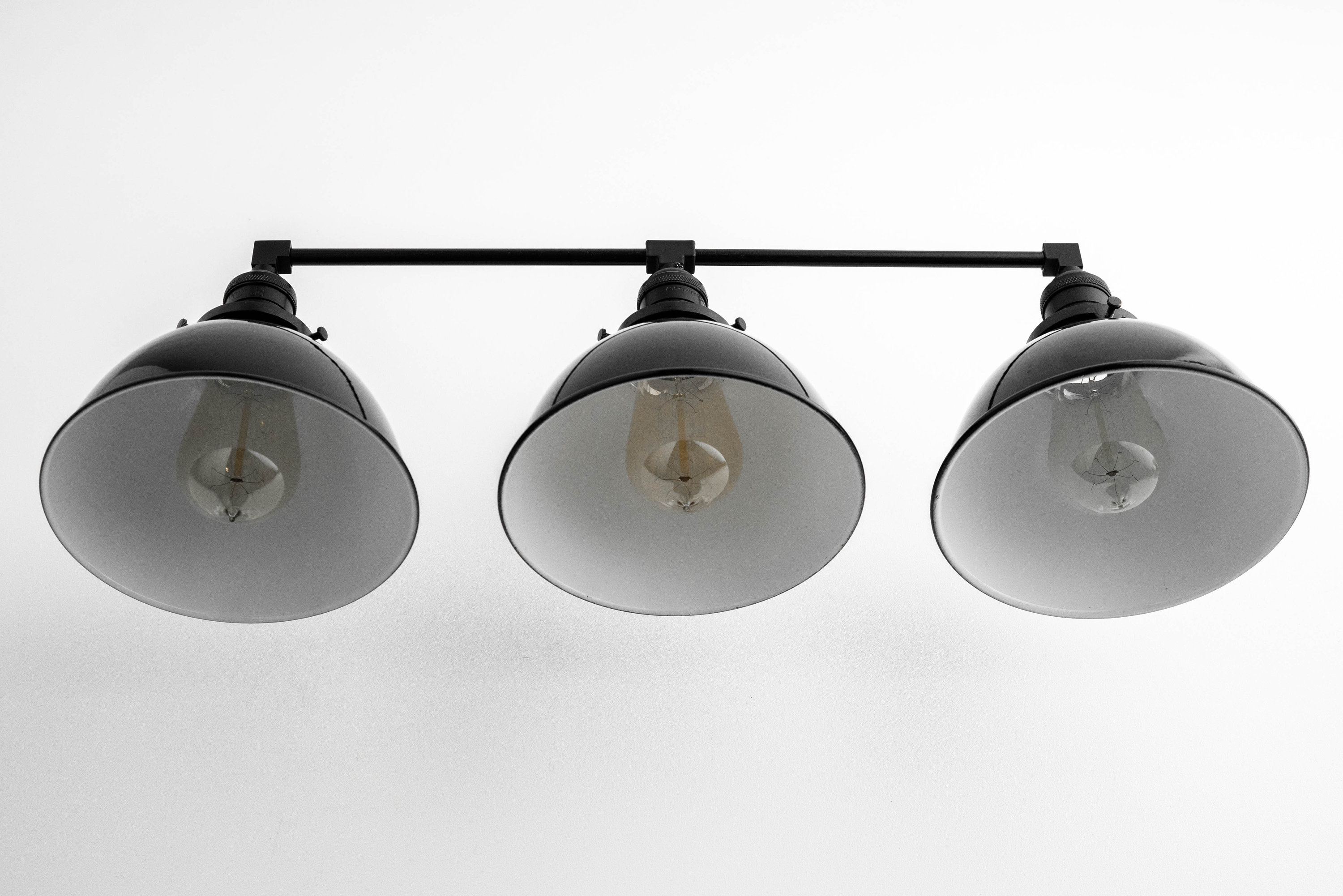 Black vanity 2024 light 3 bulb