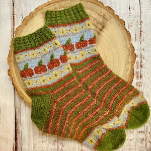 Hello Pumpkin Sock PATTERN, Hand Knitted Socks can be made in Sizes UK 5 - 8, worked cuff down in 4ply yarn, on double pointed needles