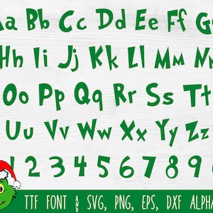 Op de afbeelding: Groene letters en cijfers in een speelse lettertype. De letters zijn in hoofdletters en kleine letters, met cijfers van 0-9. De tekst "TTF FONT & SVG, PNG, EPS, DXF ALPHABET" is ook opgenomen. Een stripfiguur met een kerstmuts staat in de linker benedenhoek.