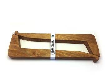 Soporte / elevador de madera hecho a mano para computadora portátil - Para MacBook y computadoras portátiles de 13 "- Swedish Pinewood