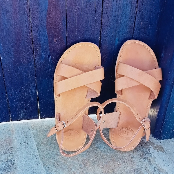 kids sandals, leather sandals, Kindersandalen, Greek handmade leather sandals, griechische Sandalen, sandales enfants, sandali, Iokasti