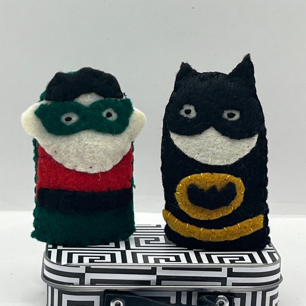 Batman and Robbin puppets/finger puppets/ super heroes/batman/robin